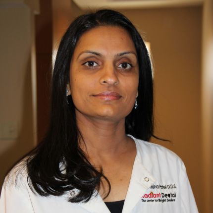 Logotipo de Radiant Dental : Dr. Nimisha Patel, DDS