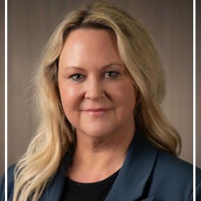 A headshot of family lawyer, Jennifer Axelrod.