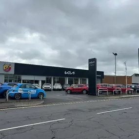 Bild von Stoneacre Grimsby Rendel Street