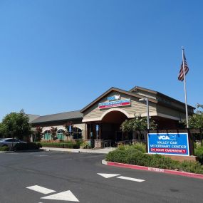 Welcome to VCA Valley Oak Veterinary Center!