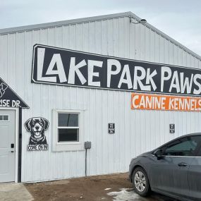 Lake Park Paws store front