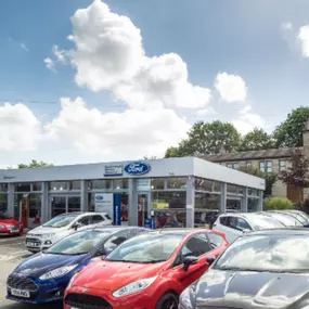 Bild von Stoneacre Cleckheaton Repair Centre Moorside