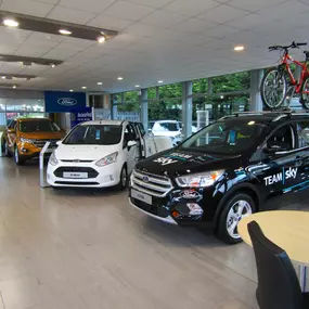 Bild von Stoneacre Cleckheaton Repair Centre Moorside