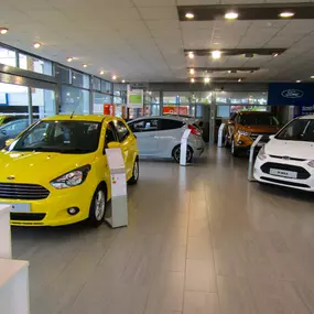 Bild von Stoneacre Cleckheaton Repair Centre Moorside