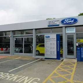 Bild von Stoneacre Cleckheaton Repair Centre Moorside