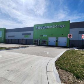 Beauty Image - Extra Space Storage at 2325 Benchmark Ln, Bartlett, IL 60103