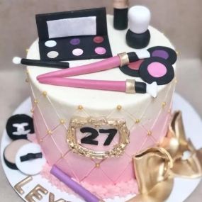 Make up cake