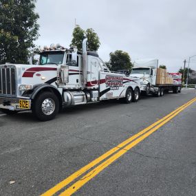 Bild von Charlie's 24hr Towing & Heavy Duty