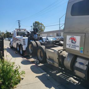 Bild von Charlie's 24hr Towing & Heavy Duty