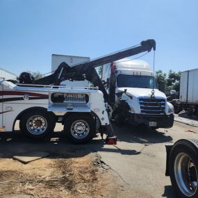 Bild von Charlie's 24hr Towing & Heavy Duty