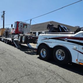 Bild von Charlie's 24hr Towing & Heavy Duty