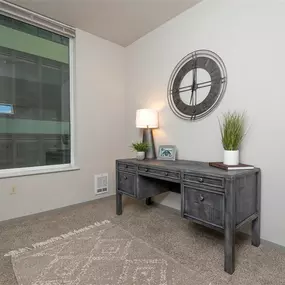 Bild von Home Realty: Sarah Quinones, Realtor