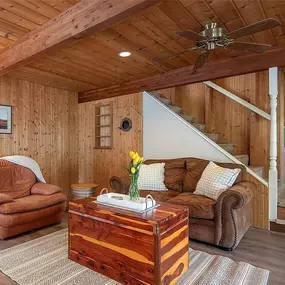 Bild von Home Realty: Sarah Quinones, Realtor