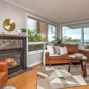 Bild von Home Realty: Sarah Quinones, Realtor