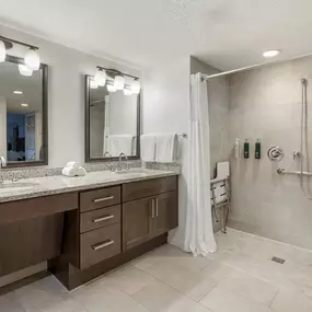 Guest room bath