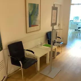 Bild von Arzt Praxis Rückenschmerzen u. Gelenkschmerzen München Pasing