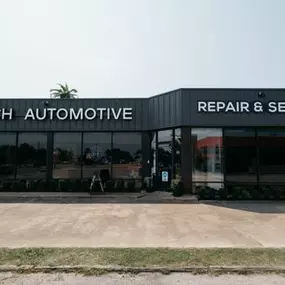 Clutch Automotive Friendswood shop