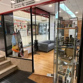 BARBER_SHO_JJS_SALON_ENTRADA.jpg