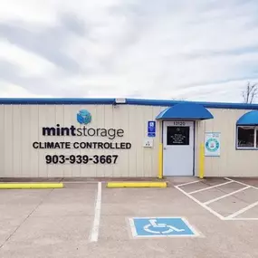 Climate controlled storage units in Texas