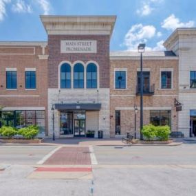 Bild von Regus - Naperville - Main Street Promenade