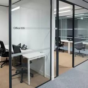 Bild von Spaces - Uxbridge, Charter Building