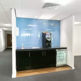 Bild von Regus Express - Cobham, Cobham Services, Regus Express