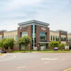 Bild von Regus - North Carolina, Mooresville - Langtree at the Lake