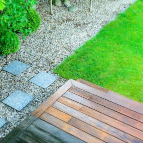 Rely on us to help your deck look its very best.