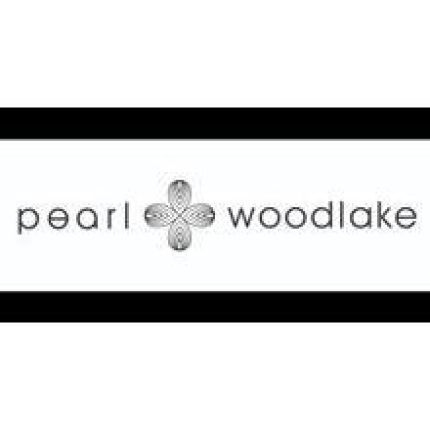 Logotyp från Pearl Woodlake