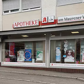 Aussenansicht der St. Spyridon Apotheke Böblingen