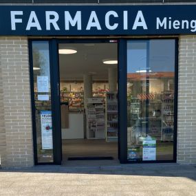 FarmaciaMiengoFachada1.png