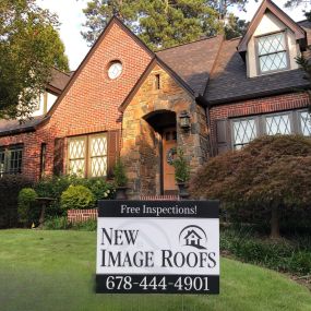 Beautiful cottage home in the Lenox Park area.