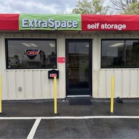 Beauty Image - Extra Space Storage at 123 Davis St, Portland, TN 37148