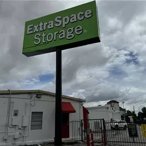 Beauty Image - Extra Space Storage at 9419 Buffalo Speedway, Houston, TX 77025