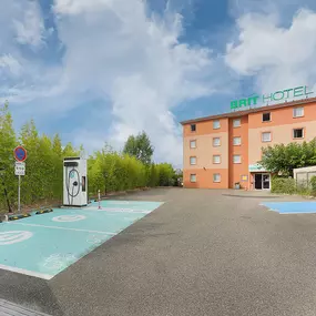 EVzen Station de recharge Montauban Brit Hotel