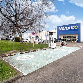 EVzen Station de recharge Norauto Pau Lescar