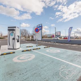 EVzen Station de recharge Norauto Clermont Ferrand - Aubière