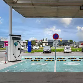 EVzen Station de recharge Norauto Nîmes