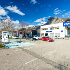 EVzen station de recharge Norauto Saint Egrève