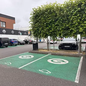 EVzen Station de recharge Centre commerciale Saint Maximin