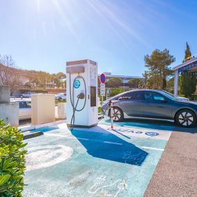 EVzen Station de recharge Norauto Martigues