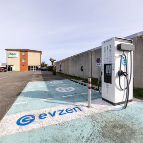 EVzen Station de recharge Brit Hotel Bias - Villeneuve sur lot