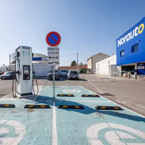 EVzen Station de recharge Norauto Cavaillon