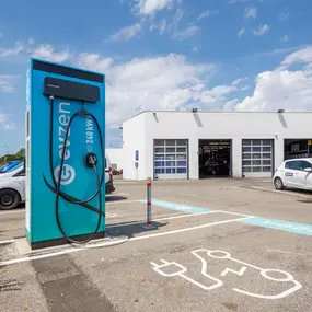 EVzen Station de recharge Norauto Avignon Nord Sorgues