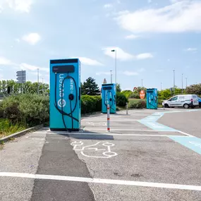 EVzen Station de recharge Norauto Avignon Nord Sorgues