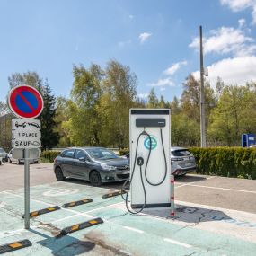 EVzen Station de recharge Norauto La Mure