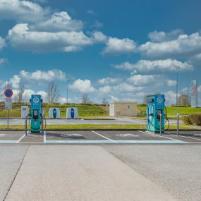 EVzen Station de recharge E.Leclerc zone commerciale La Belle Idée Romilly-sur-Seine