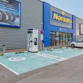 EVzen Station de recharge Norauto Vénissieux