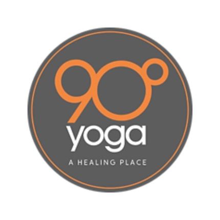 Logo de 90 Degrees Yoga