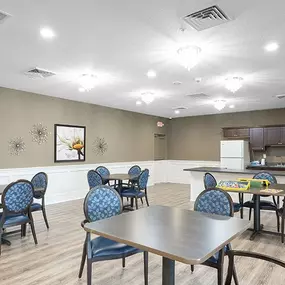 Casual Dining Cafe - Hampton Manor of Vanburen Assisted Living Community in Michigan